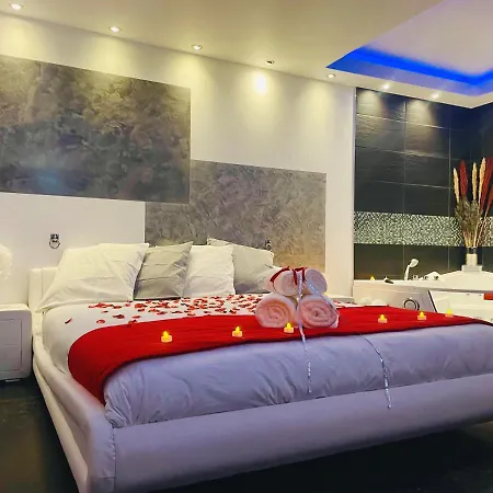 La Desiroom 아파트호텔 Fréjus